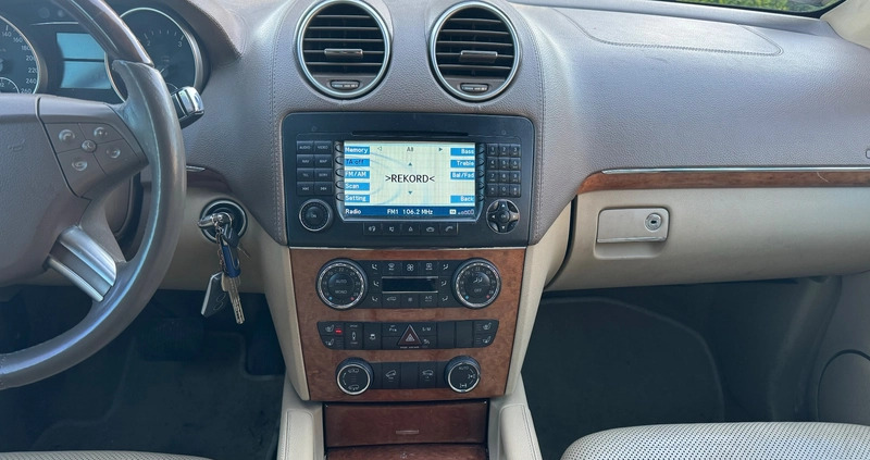 Mercedes-Benz GL cena 30900 przebieg: 392000, rok produkcji 2006 z Radom małe 211